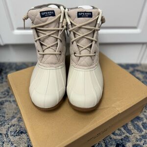 Women Sperry Boots